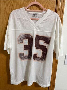 🫶🏼3 for $12!!🫶🏼Standard Cloth Juniors White Mesh Jersey with Pink-Trim Number 35